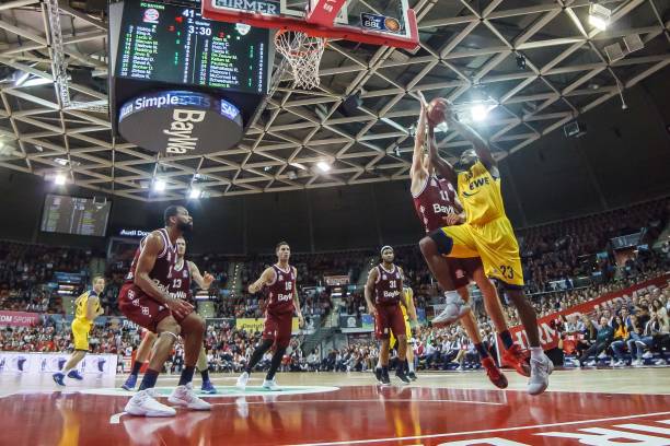 场上保持连 场上保持连